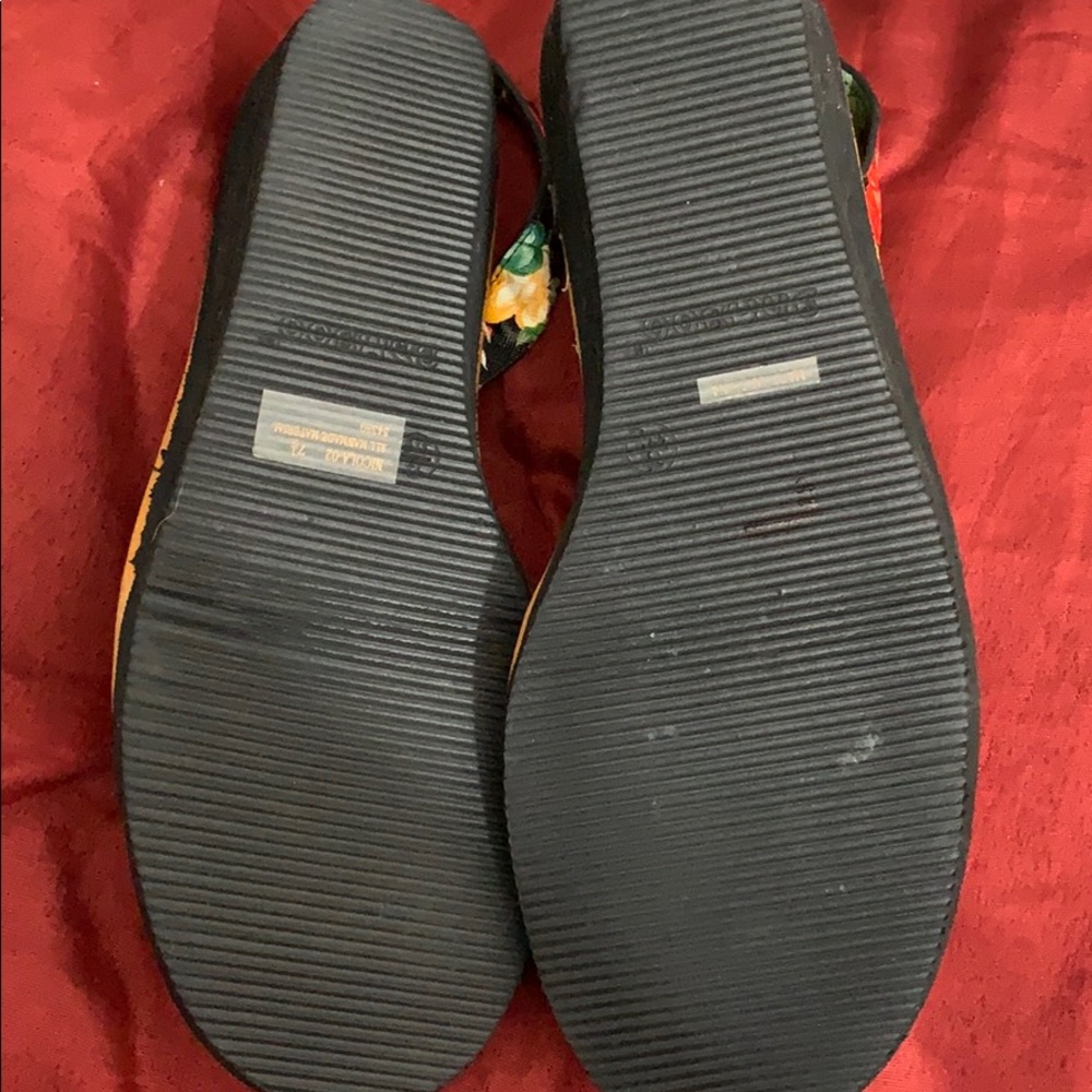 Colourful Sandals - Picture 4 of 5